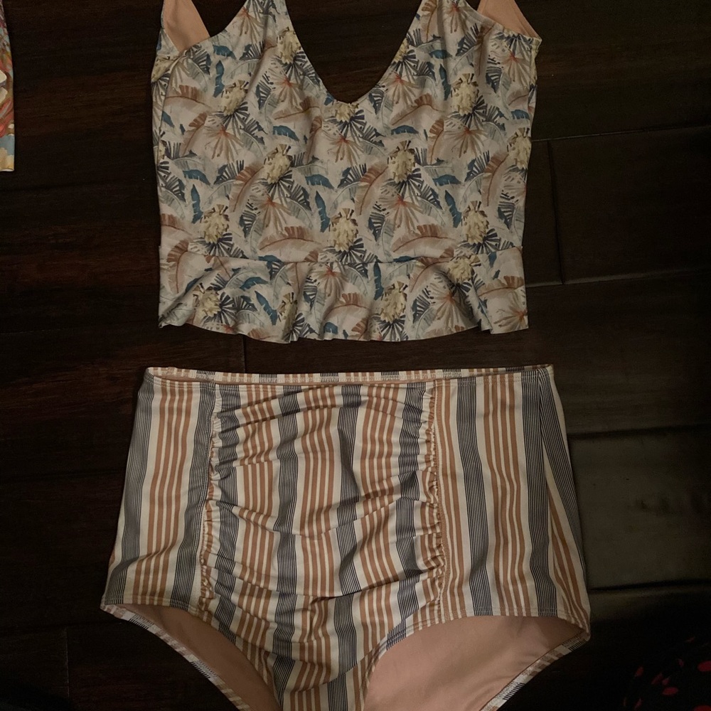 Kortni Jeane swim set